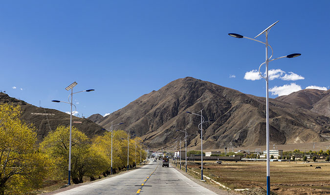 太阳能市电互补路灯系统